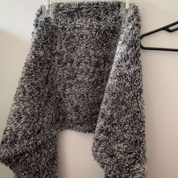 Urban Outfitters Teddie Scarf - Picture 2 of 3